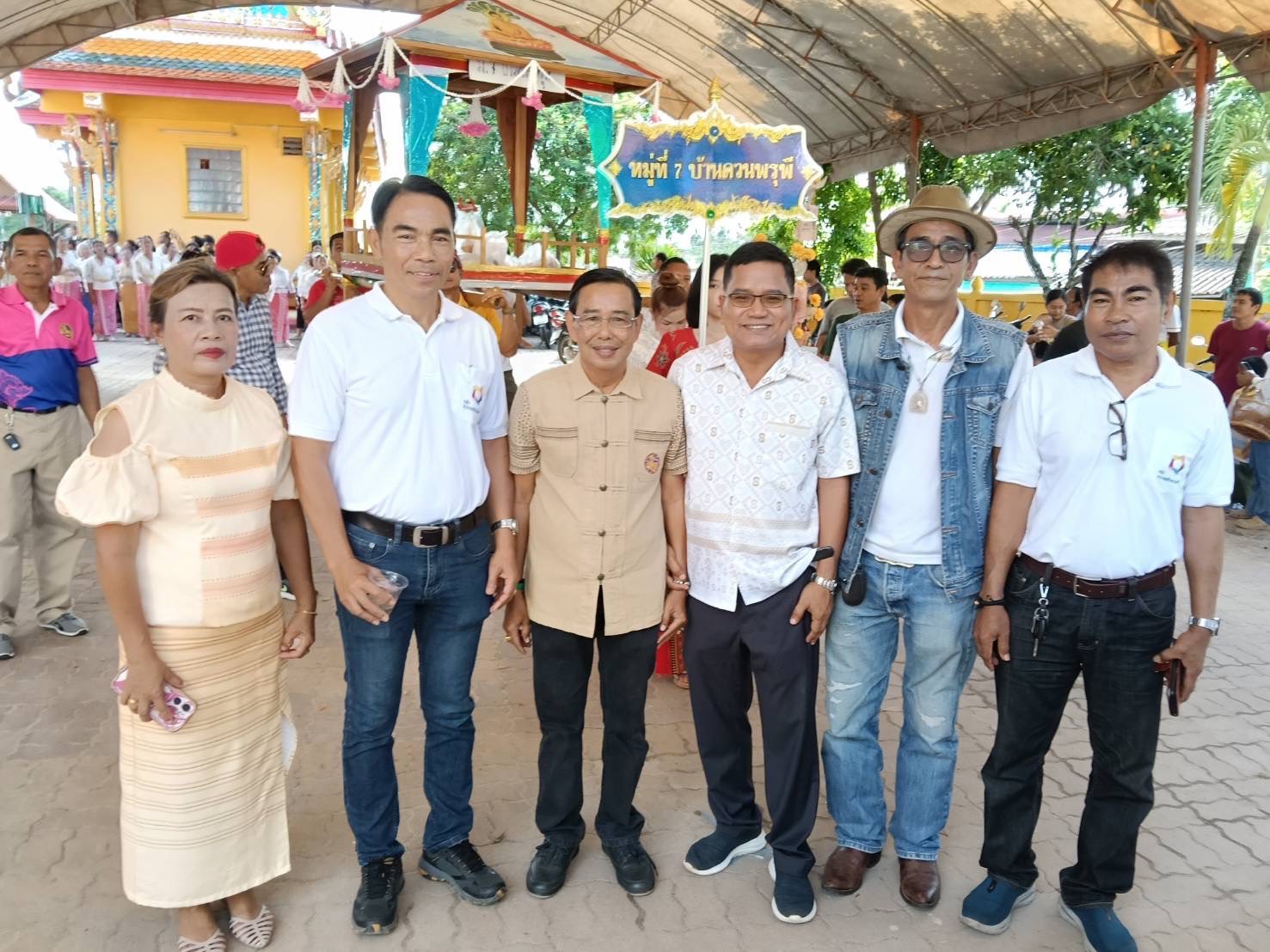 ดร.เสกสรร ริยาพันธ์ นายกเทศมนตรีตำบลควนศรี คณะผู้บริหาร สมาชิกสภาเทศบาลและพนักงาน ร่วมกิจกรรมประเพณีสารทเดือนสิบ ประจำปี 2568 ณ วัดควนศรี