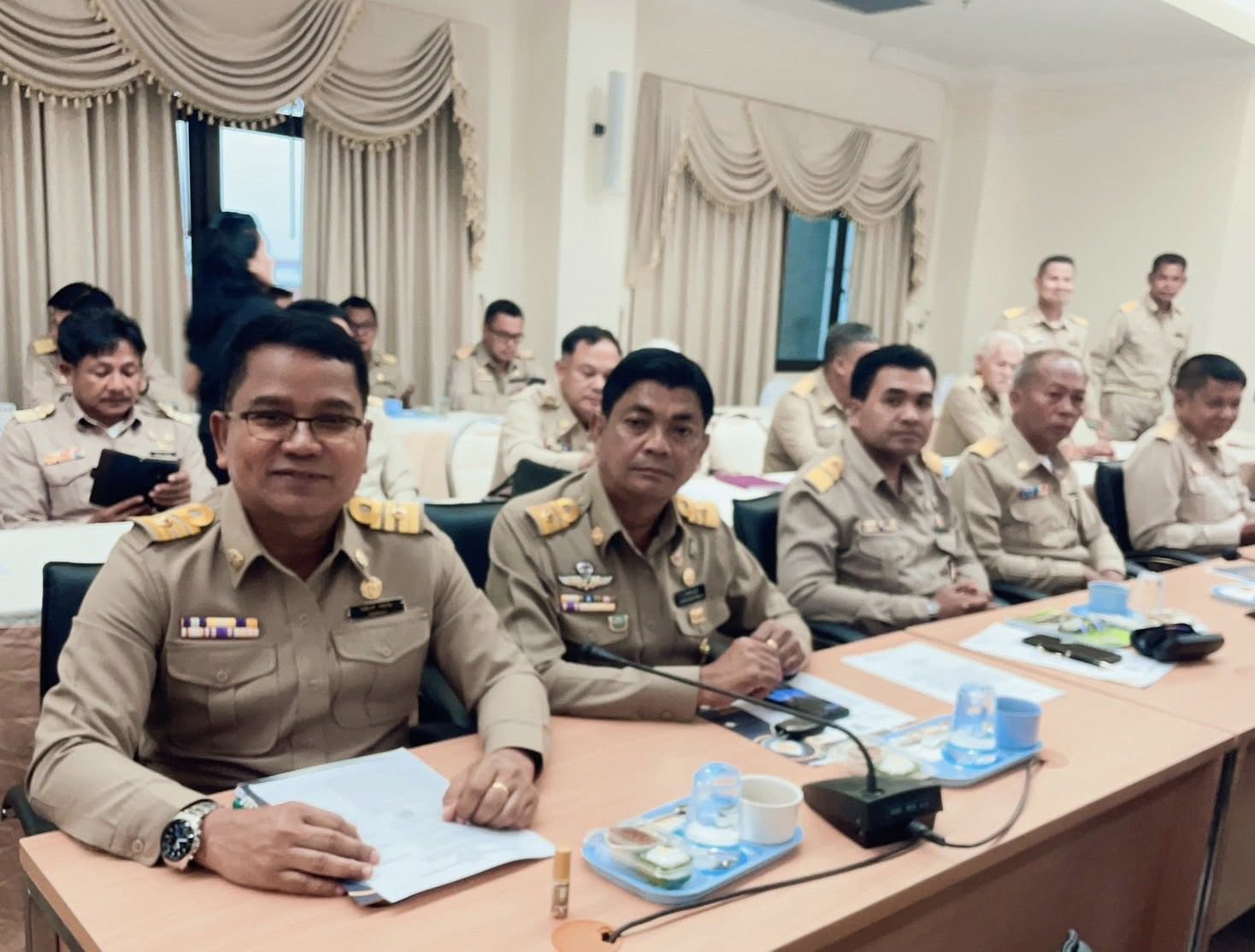 วันที่ 19 พฤศจิกายน 2568 เวลา 13:30 น. ดร.เสกสรร ริยาพันธ์ นายกเทศมนตรีตำบลควนศรี เข้าร่วมการประชุมผู้บริหารองค์กรปกครองส่วนท้องถิ่นและปลัดองค์กรปกครองส่วนท้องถิ่นจังหวัดสุราษฎร์ธานี ครั้งที่ 5/ 2568 ณห้องประชุมเมืองคนดี ชั้น 5 ศาลากลางจังหวัดสุราษฎร์ธานี