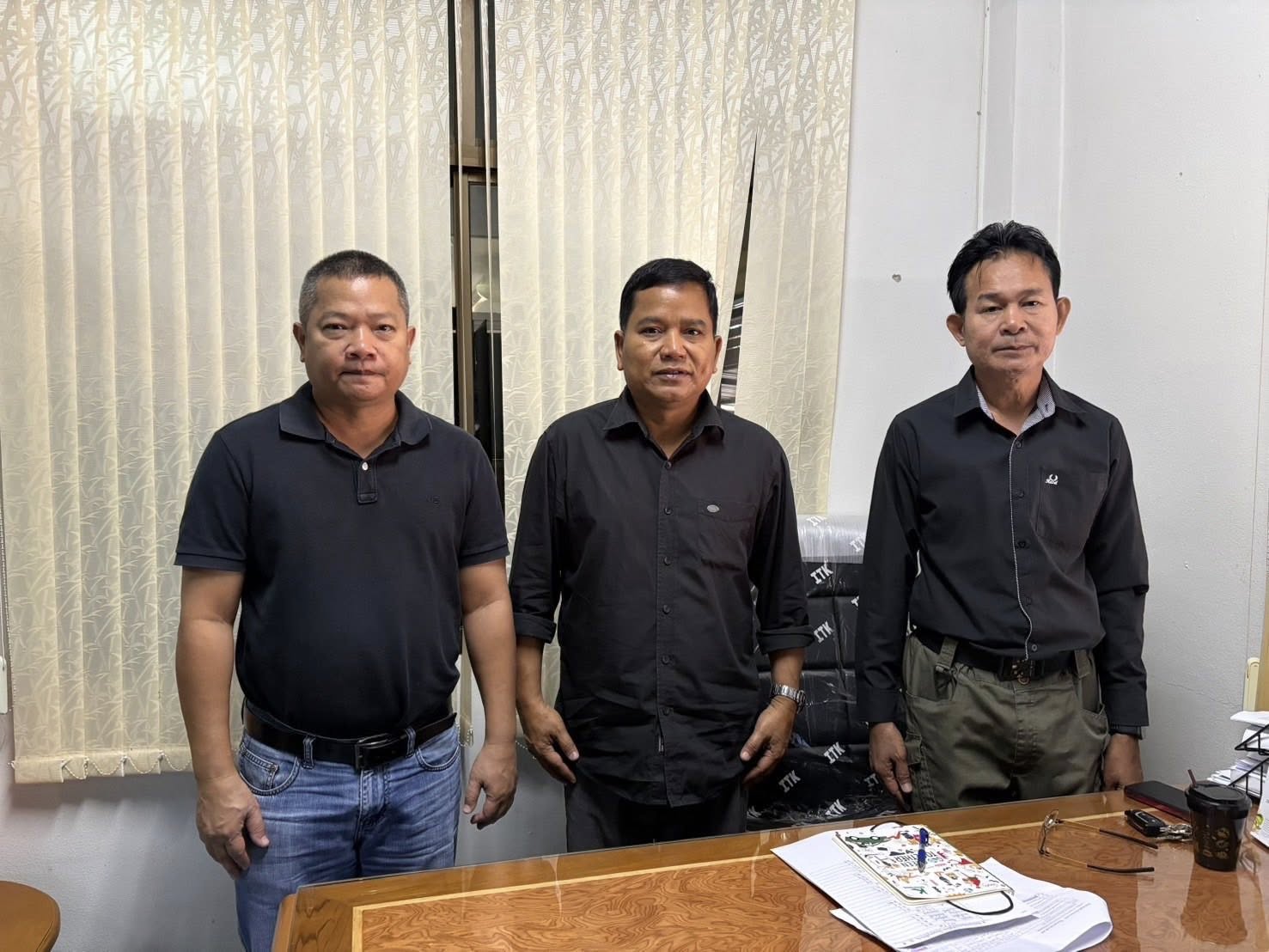 ดร.เสกสรร ริยาพันธ์ นายกเทศมนตรีตำบลควนศรี นายสมภพ สุขเตี้ยม ที่ปรึกษานายกฯ นายไวพจน์ เพ็ชรศรี หัวหน้าสำนักปลัดเทศบาล สท.สามารถ พัฒน์ชู และสท.ภิรมย์ รอดศรีนาค ร่วมกับกรมทรัพยากรน้ำ สำรวจรายละเอียดเพิ่มเติมเกี่ยวกับโครงการก่อสร้างระบบกระจายน้ำพลังแสงอาทิตย์สระน้ำทุ่งค้อ (คลองสูญ) หมู่ที่ 7 บ้านควนพรุพี เพื่อดำเนินการในขั้นตอนต่อไป